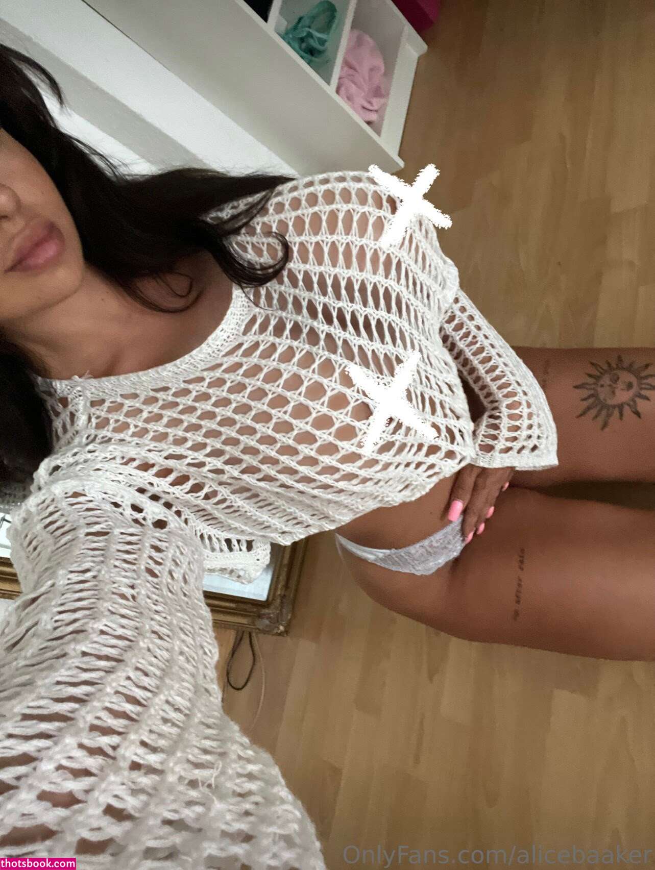 alicebaaker Photo #11