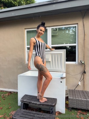 Danielle Gross Photo #22