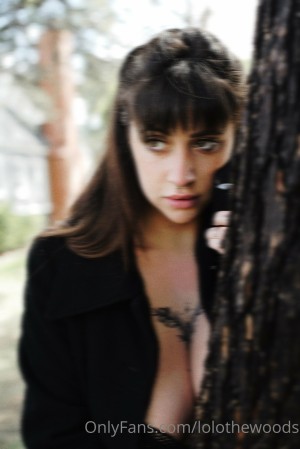 lolothewoods Photo #16