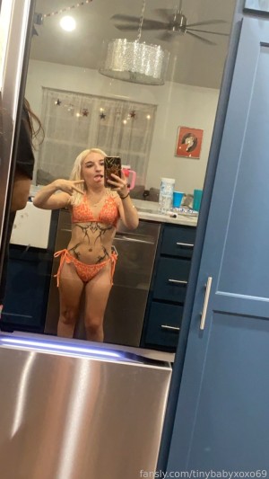 tinybabyxoxo69 Photo #38