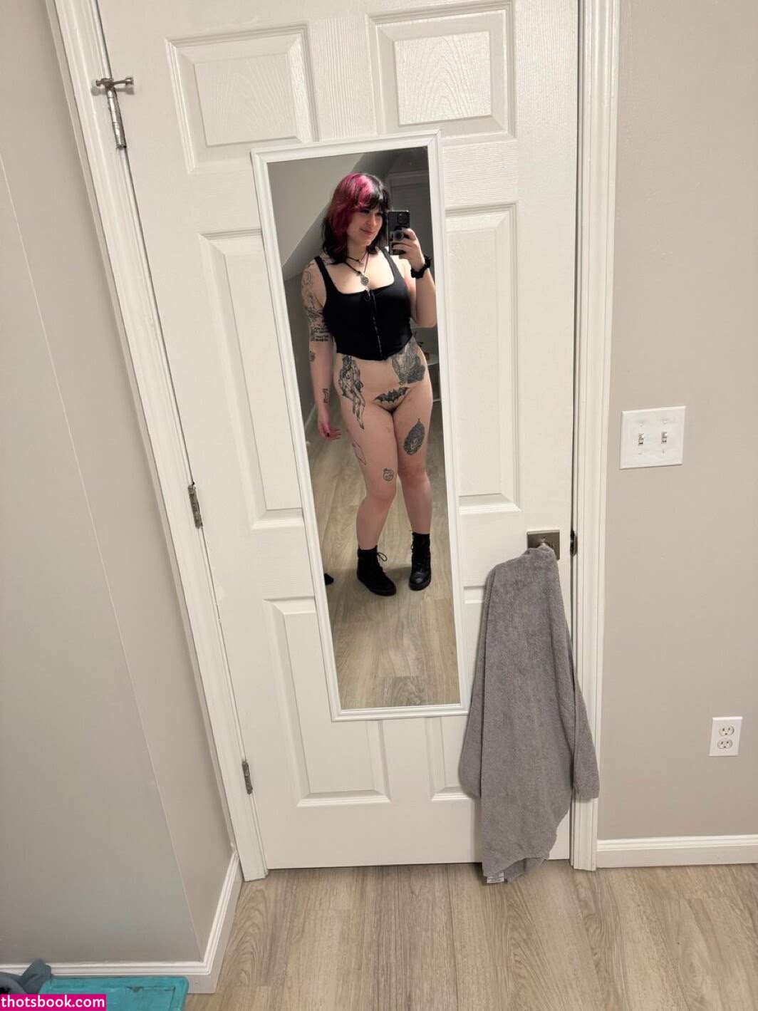 Quin Night Photo #31