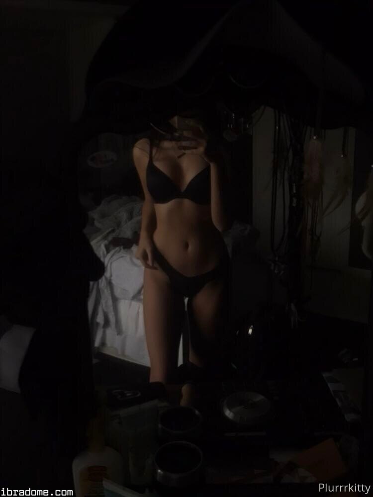 Claire Estabrook Photo #127