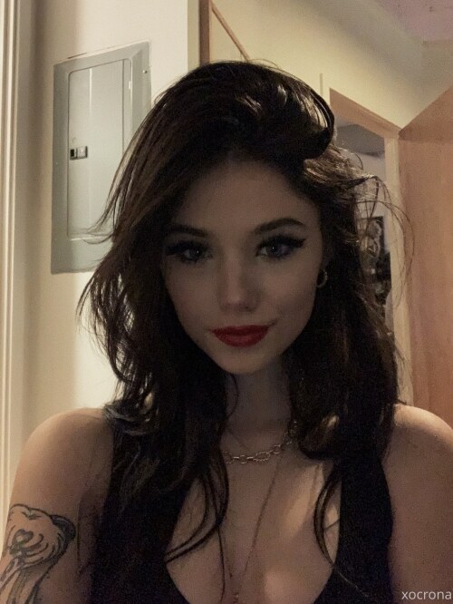 Claire Estabrook Photo #125