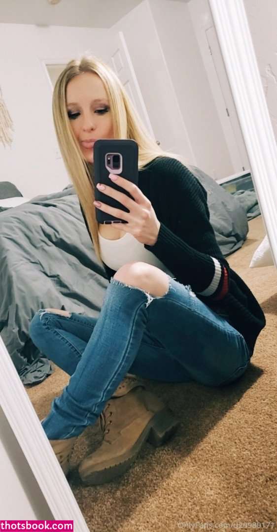 Elle Dainty Photo #11