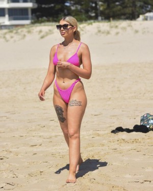 Caitlin Mcconville Photo #3