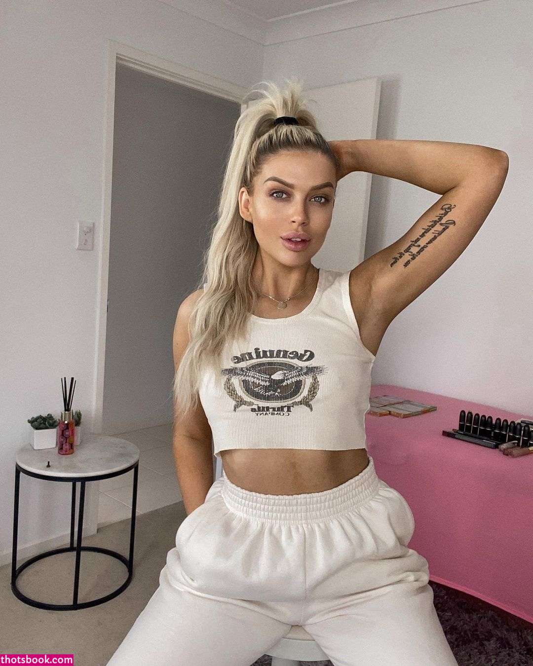 Caitlin Mcconville Photo #5