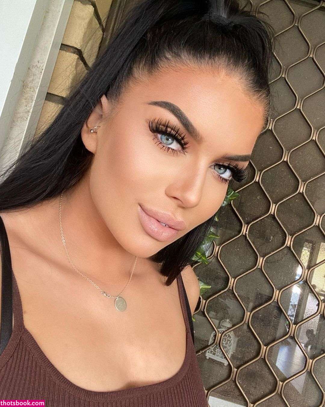 Caitlin Mcconville Photo #9