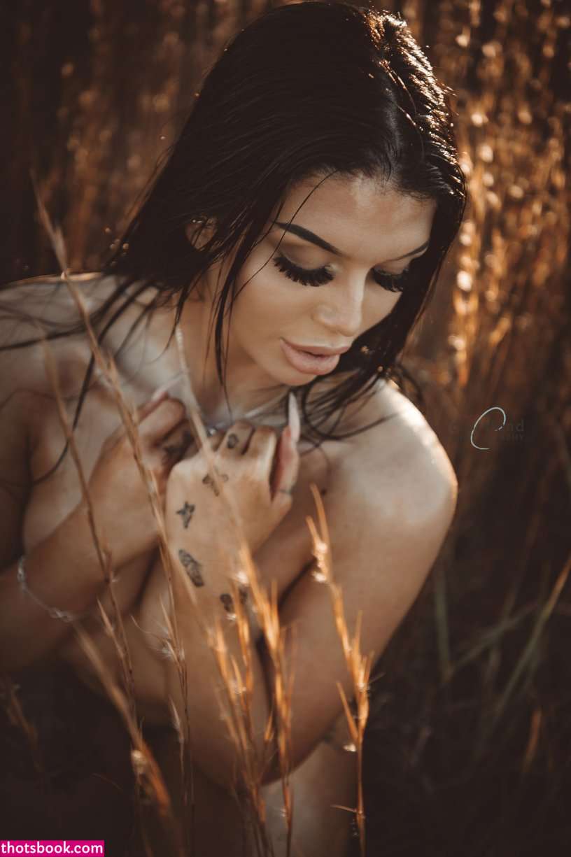 Caitlin Mcconville Photo #18