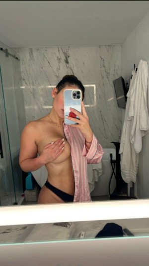 Angie Varona Photo #72