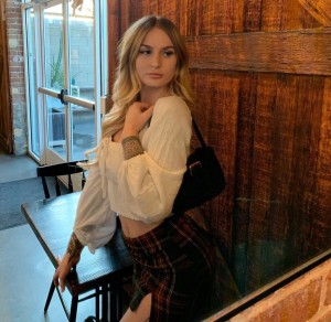 Samantha Michale Photo #6