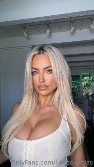 Lindsey Pelas Photo #793