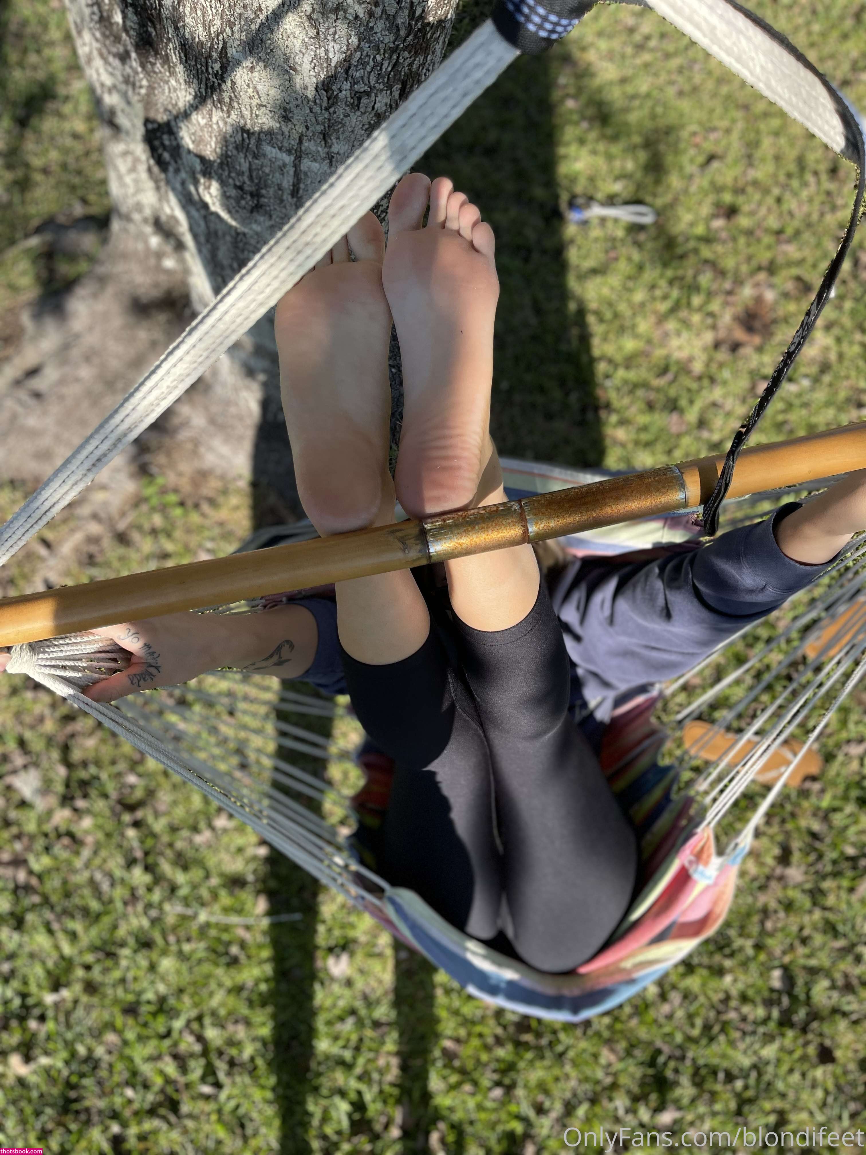 blondifeet Photo #21