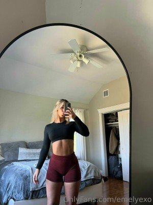 Emelyexo Photo #22