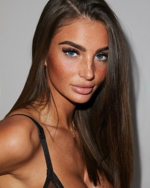 Maddy Cheary Photo #43