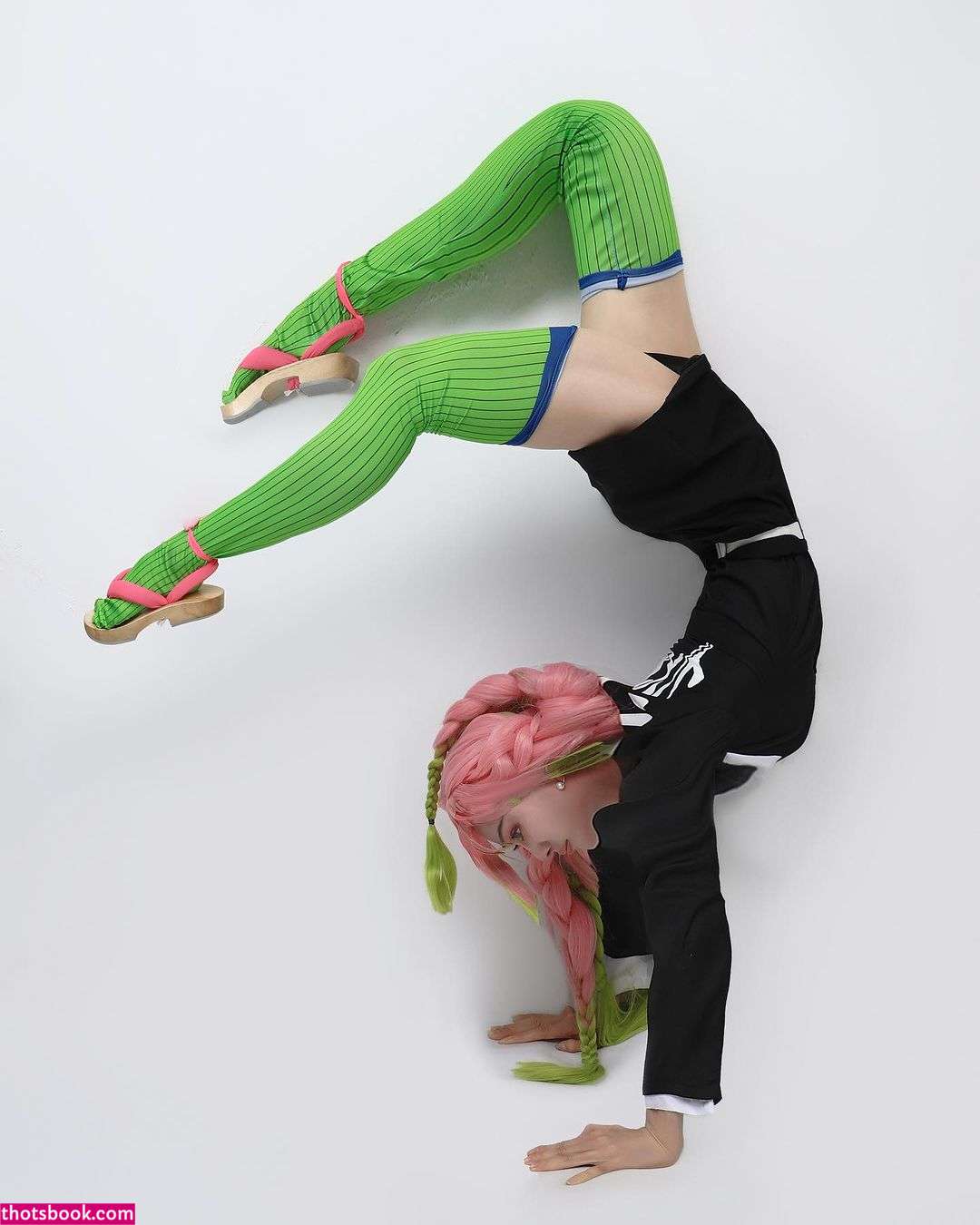 Yuan Herong Photo #16