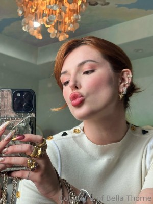 Bella Thorne Photo #183