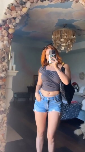 Bella Thorne Photo #208