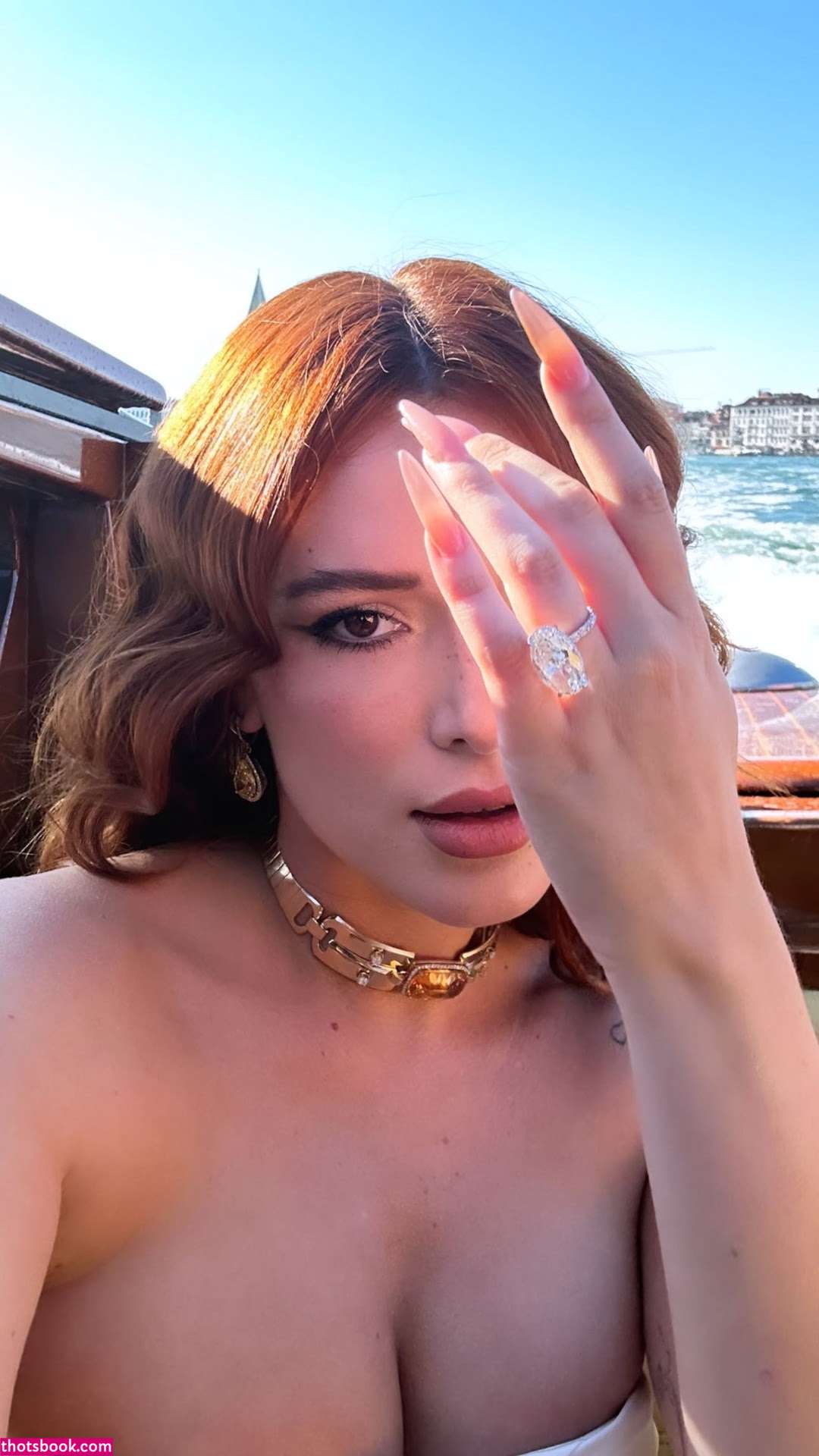 Bella Thorne Photo #222