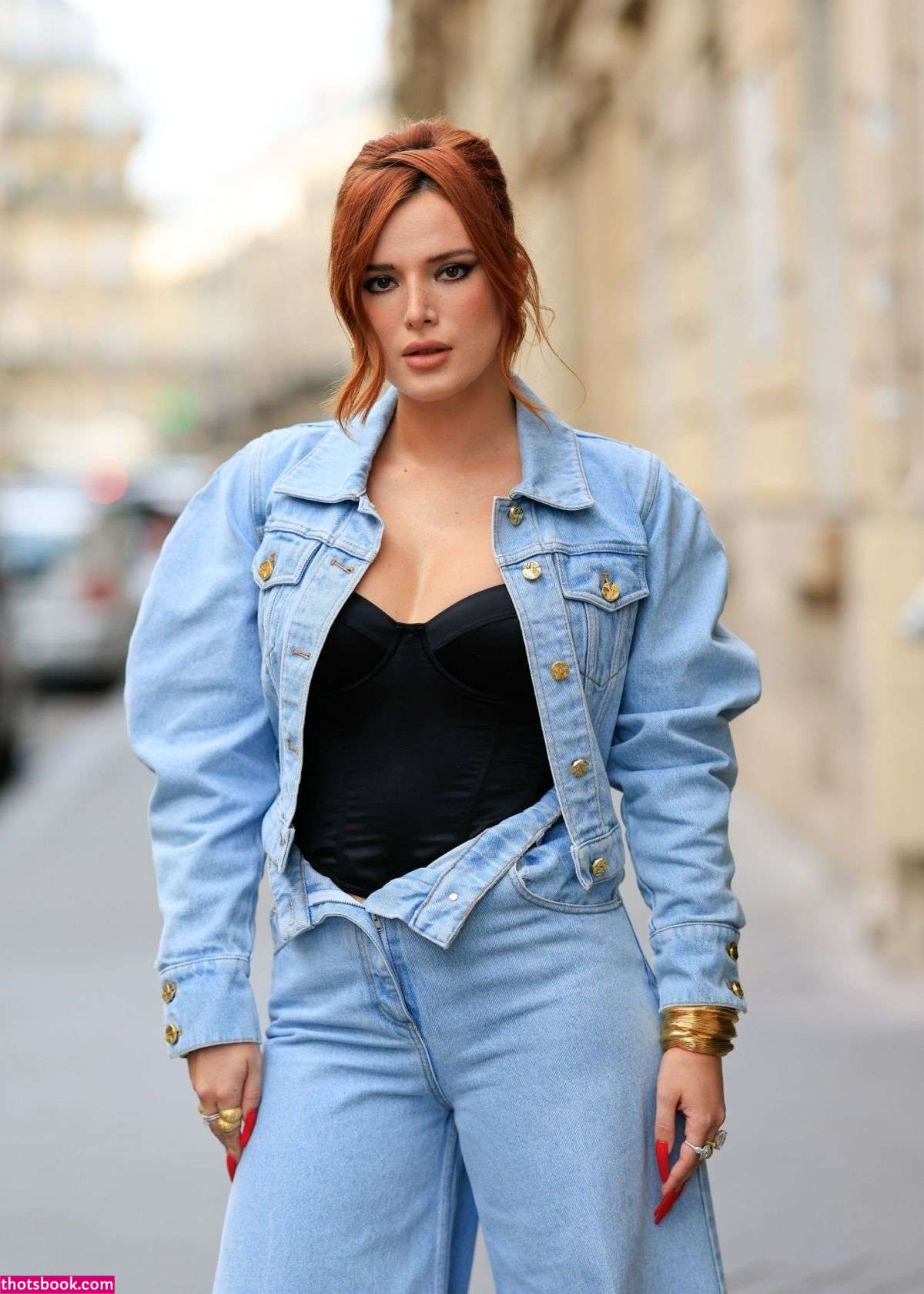 Bella Thorne Photo #273