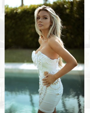 Alexa Collins Photo #109