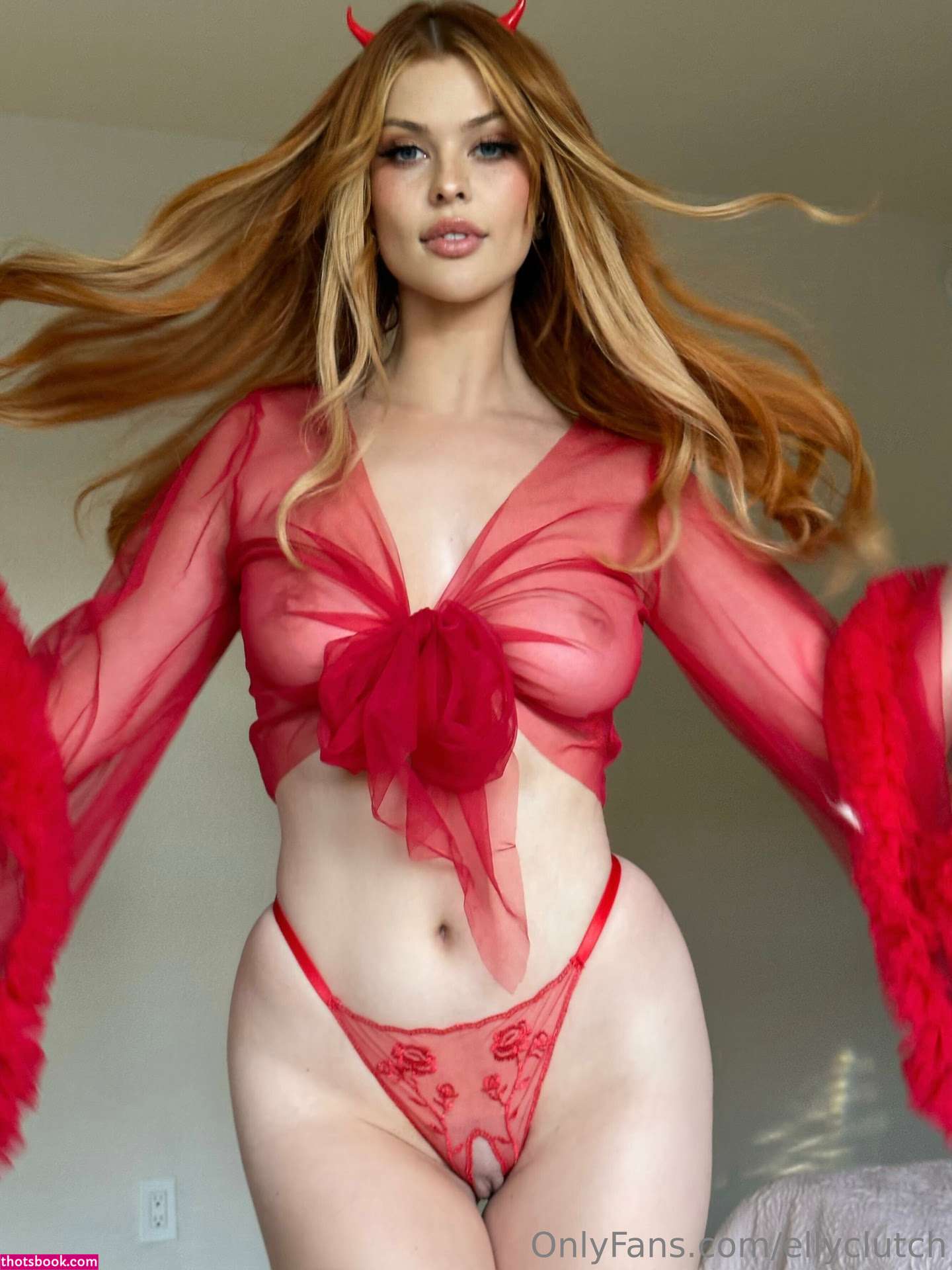 Elly Clutch Photo #181