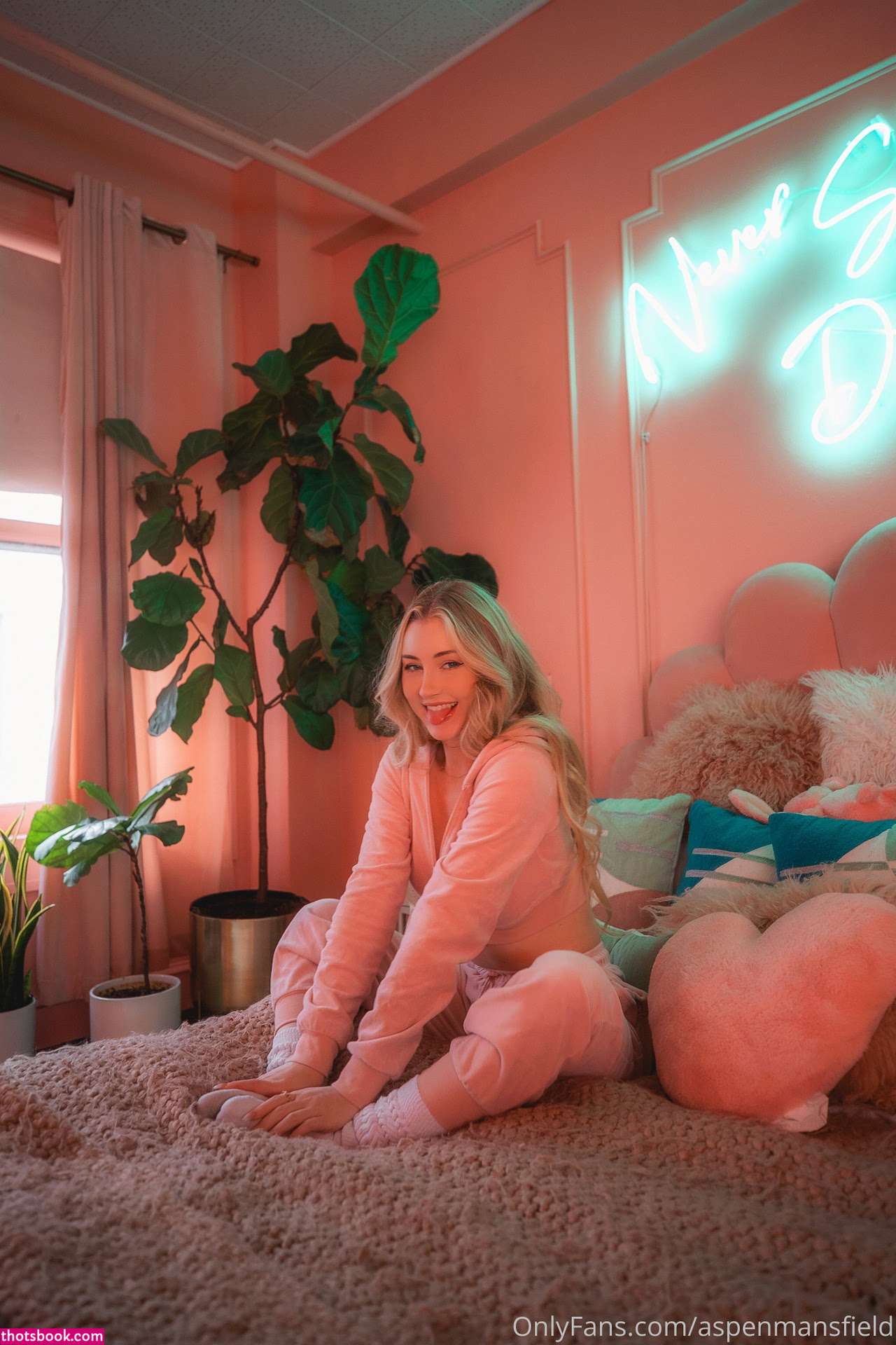 Aspen Mansfield Photo #5