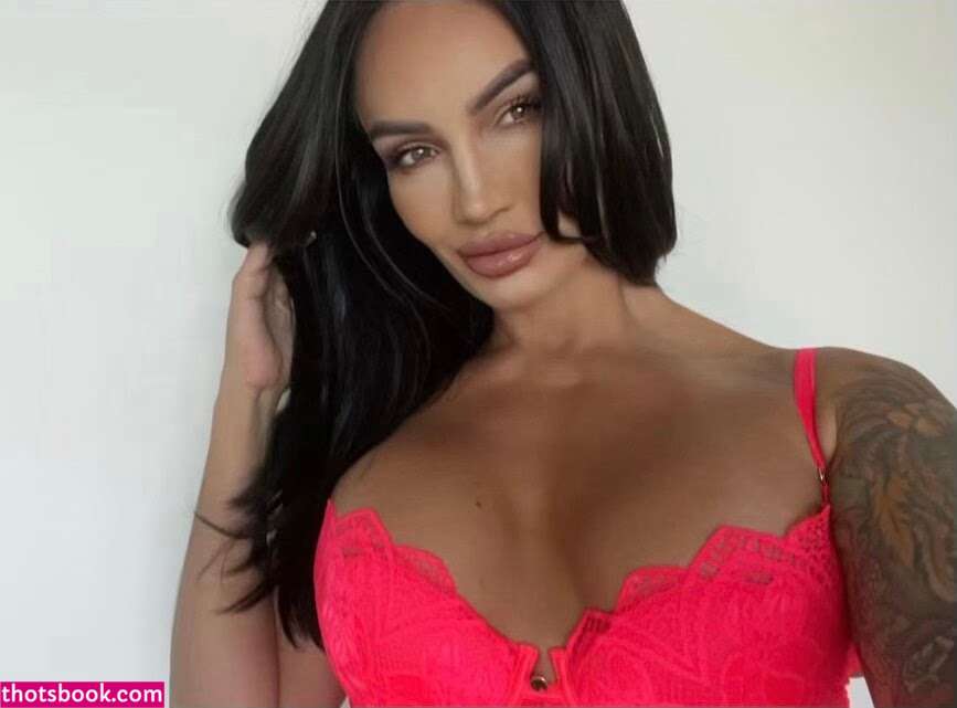 Hayley Vernon Photo #61