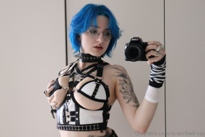 Lyra Crow Photo #845