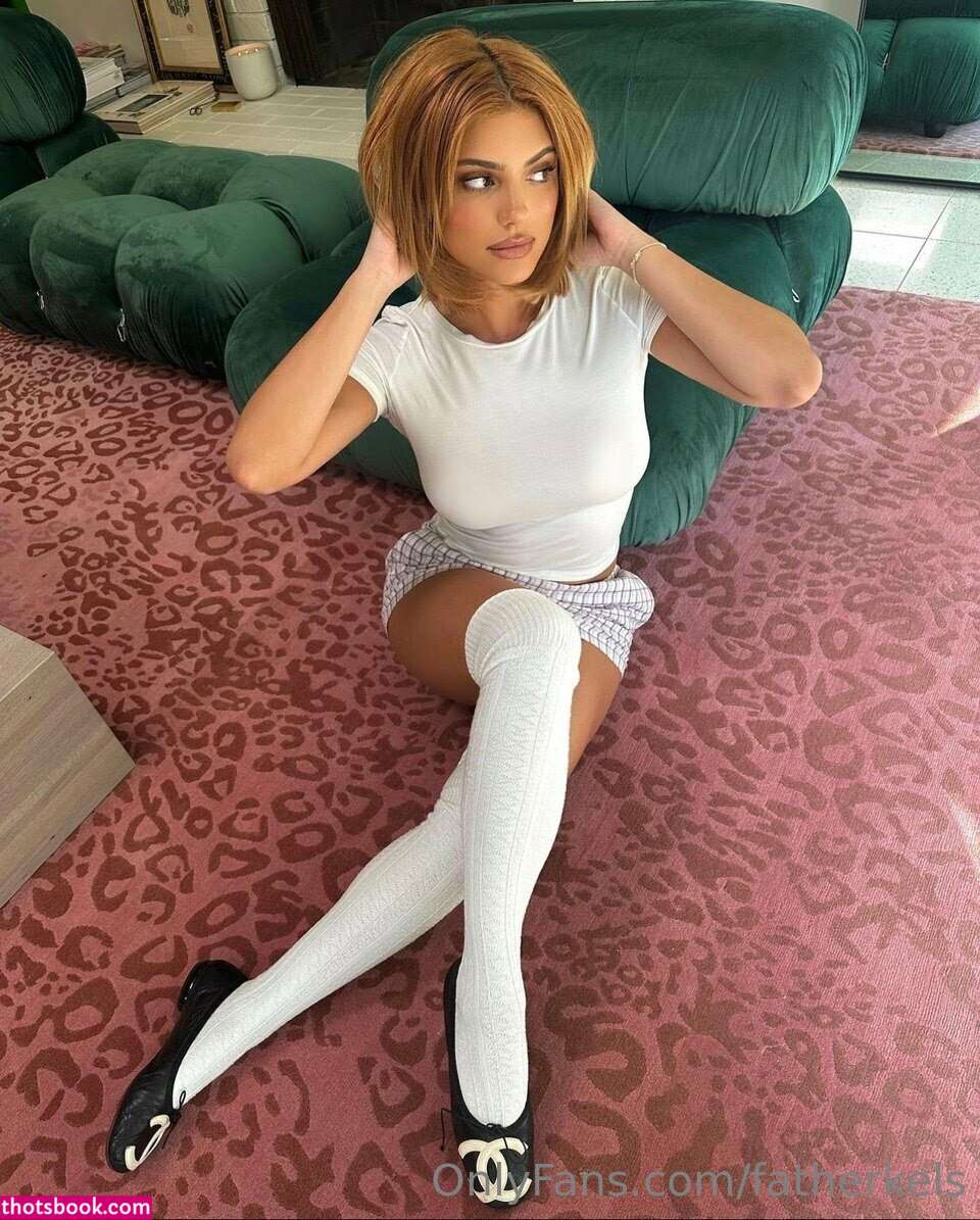 Kelsey Calemine Photo #29