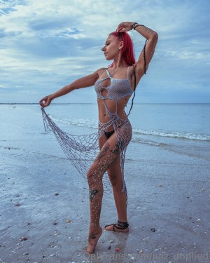 Julzimplied Photo #48