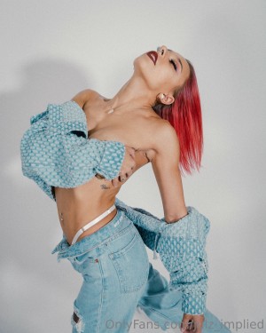 Julzimplied Photo #69