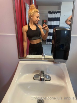 Julzimplied Photo #110