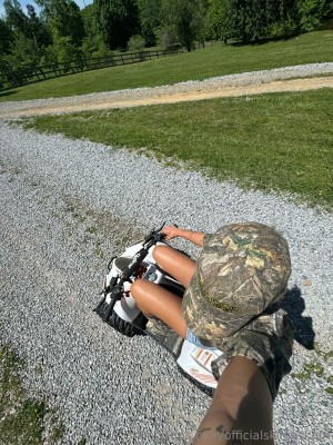 Briana Armbruster Photo #639