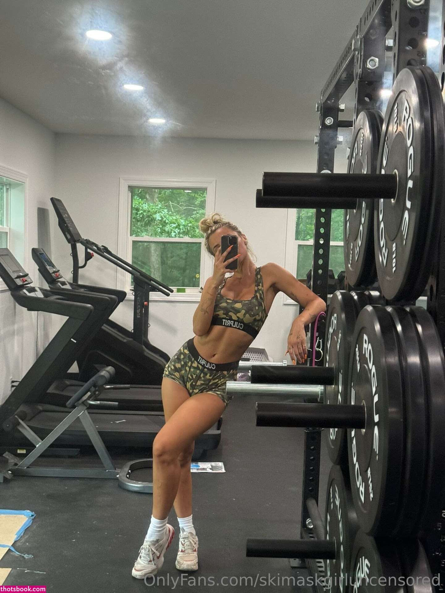 Briana Armbruster Photo #702