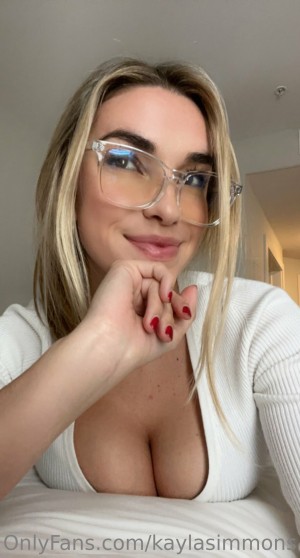 Kayla Simmons Photo #330