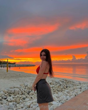 Emma Katalis Photo #8