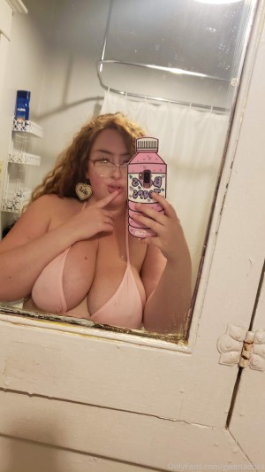 Gwen Adora Photo #57