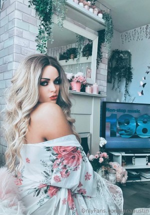 Lana Austin Photo #320