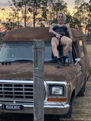 Bec Rawlings Photo #81