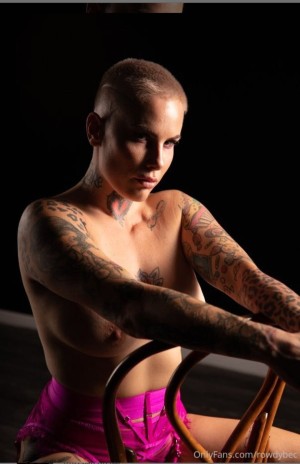 Bec Rawlings Photo #140