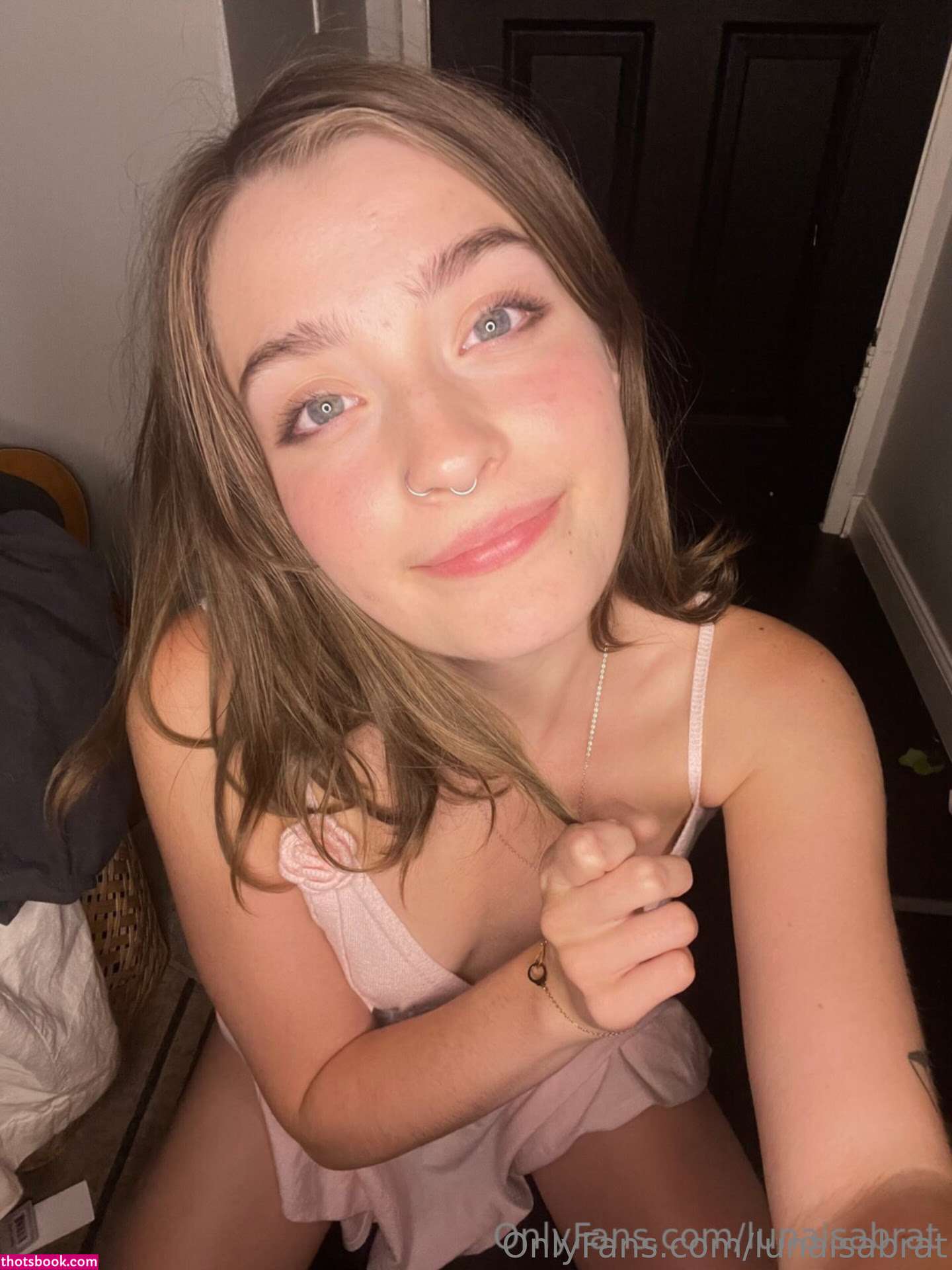 lunaisabrat Photo #96