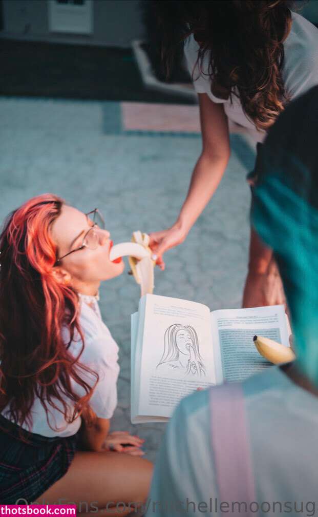 Ellie Land Photo #10