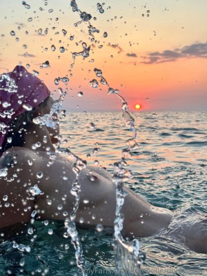 Ellie Land Photo #33