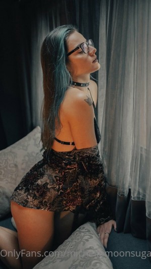 Ellie Land Photo #85