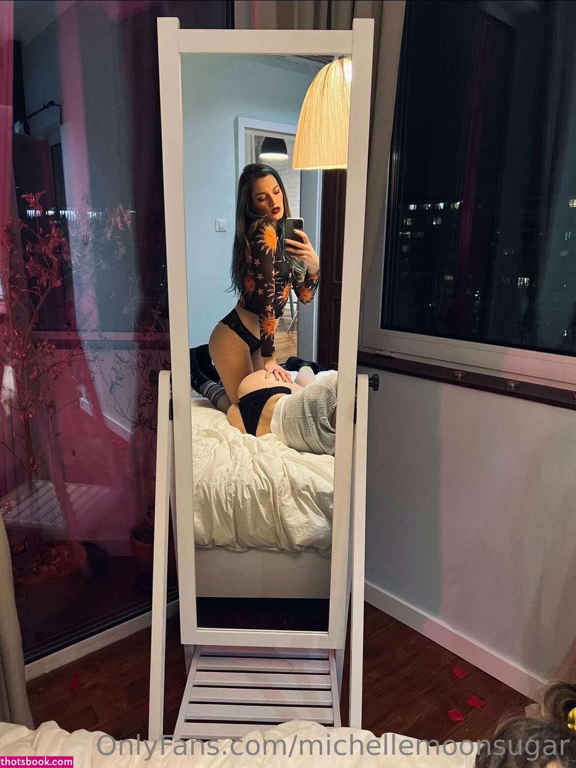 Ellie Land Photo #149