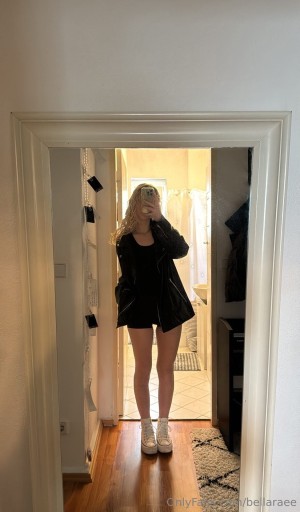 bellaraerae Photo #1