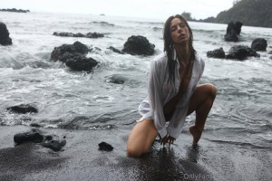 Janna Breslin Photo #396