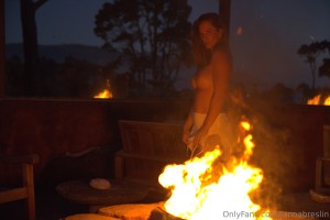 Janna Breslin Photo #520