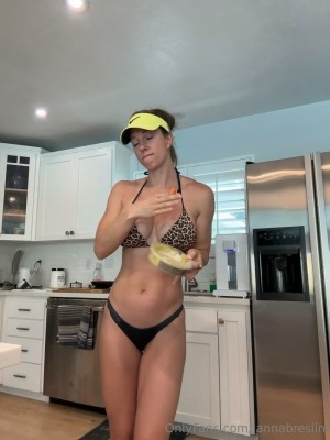 Janna Breslin Video #605