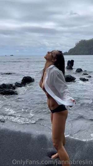 Janna Breslin Video #609